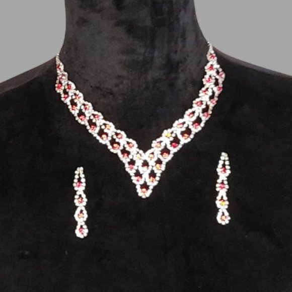 Ruby Accent Choker Set - Picture 2 of 2